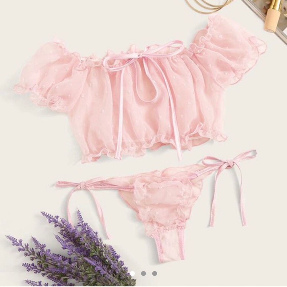 Pink, two piece lingerie set 💕